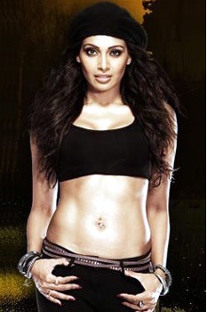 bipasha-sonam-players