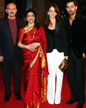 hrithkandfamly_1_full .....with his parents and wife